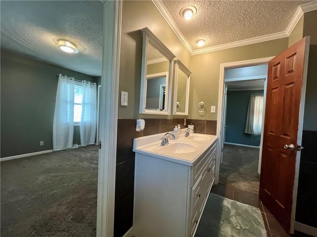 1526 E Hayward Avenue — photo 24