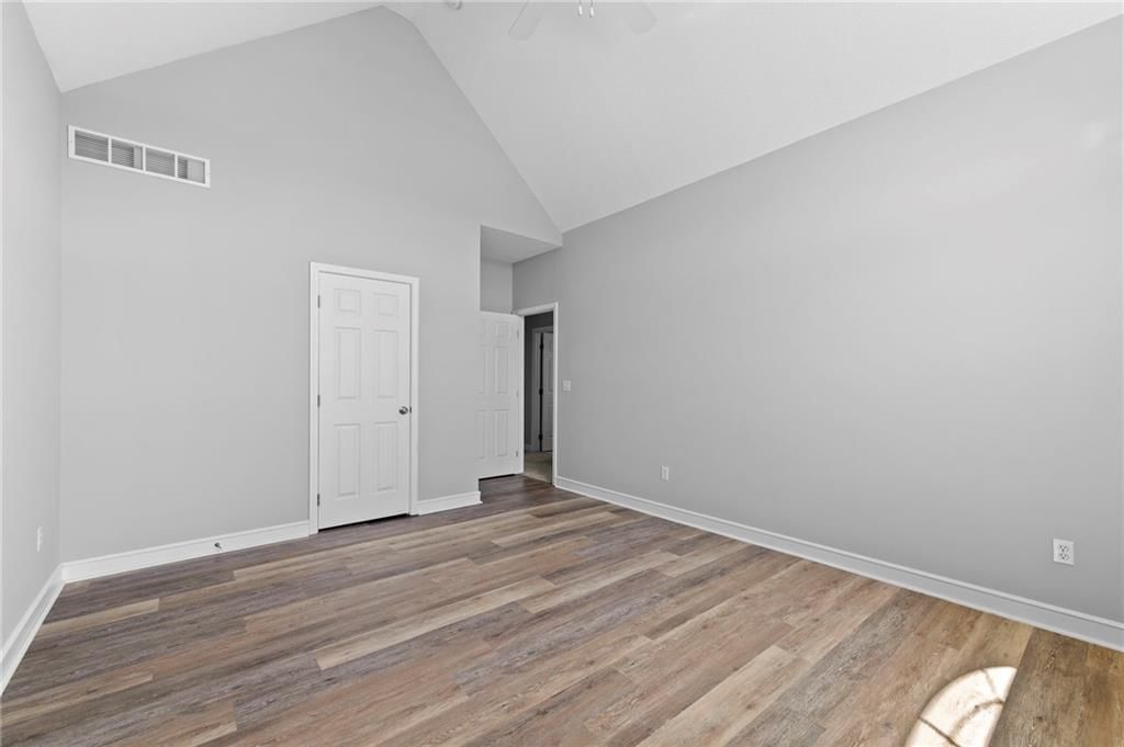 Photo 31 of 69 - 15890 Woodend Road