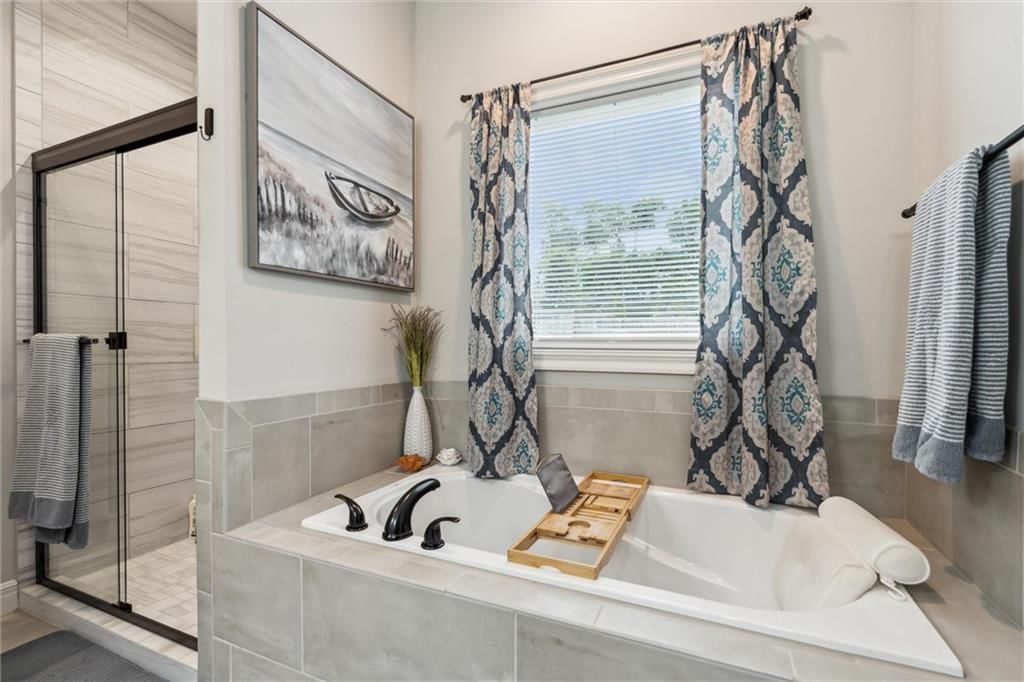 1402 NW Red Oak Court — photo 17