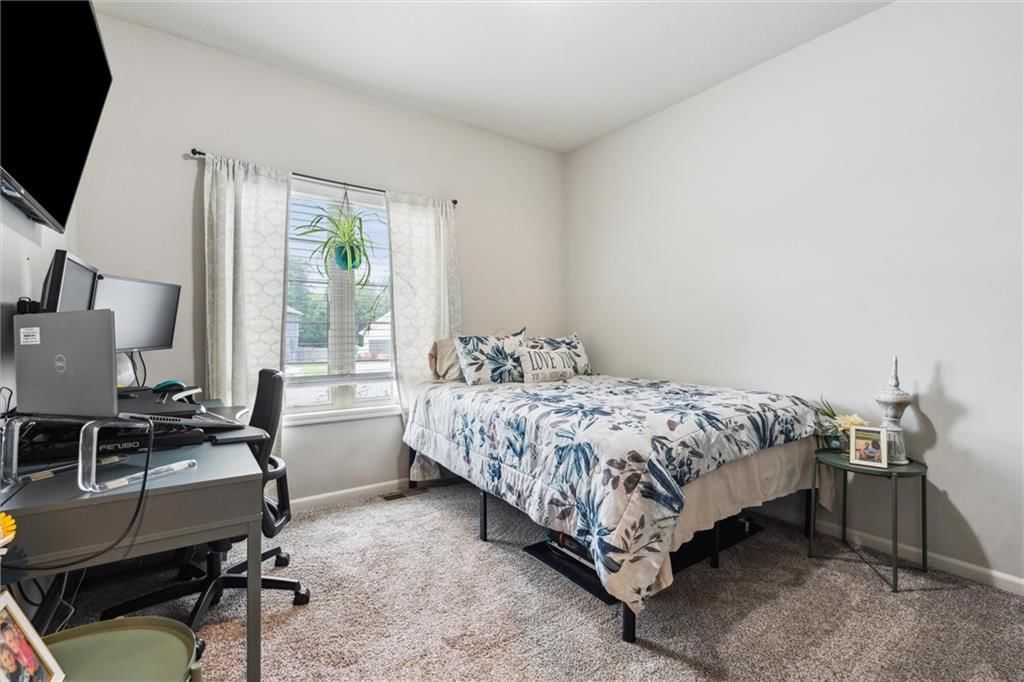 1402 NW Red Oak Court — photo 19