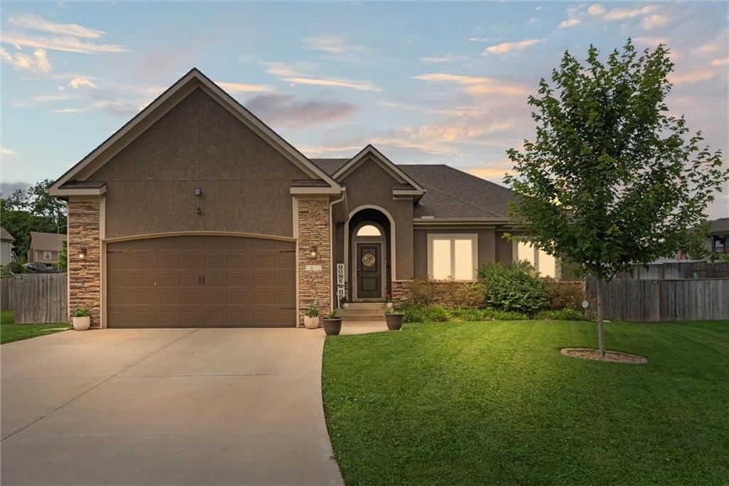 1402 NW Red Oak Court — photo 31