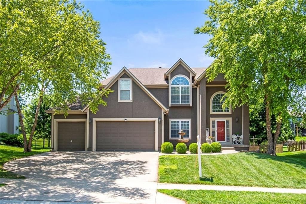 600 SW GENTRY Lane — photo 1