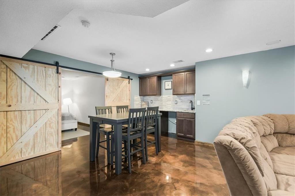 600 SW GENTRY Lane — photo 31