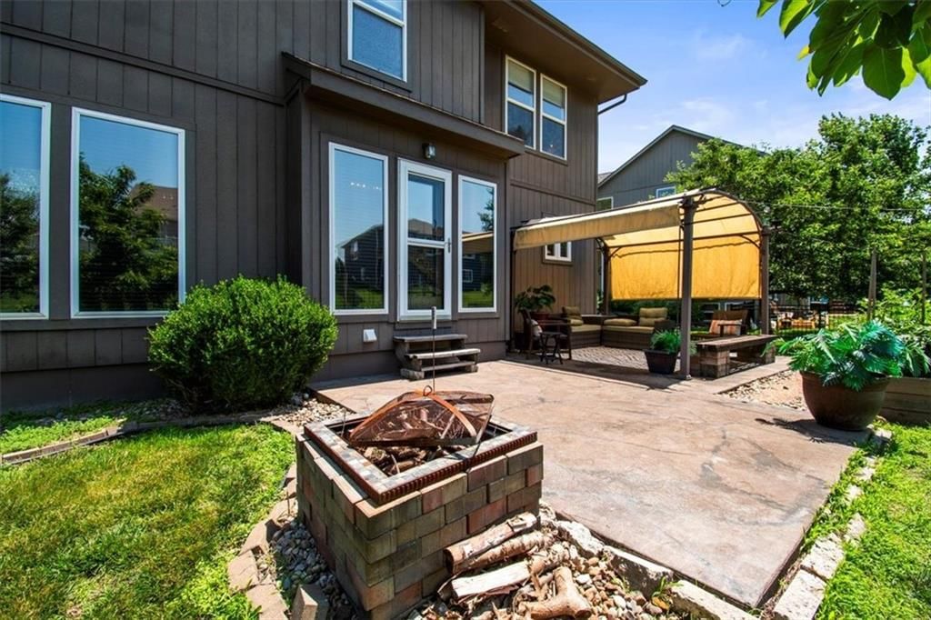 600 SW GENTRY Lane — photo 37