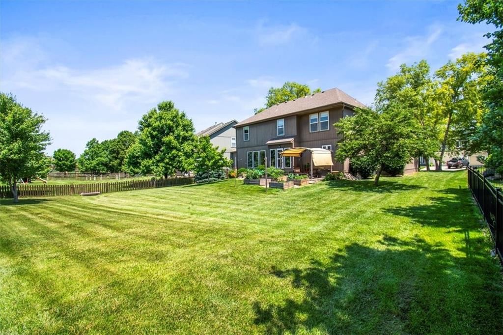 600 SW GENTRY Lane — photo 40