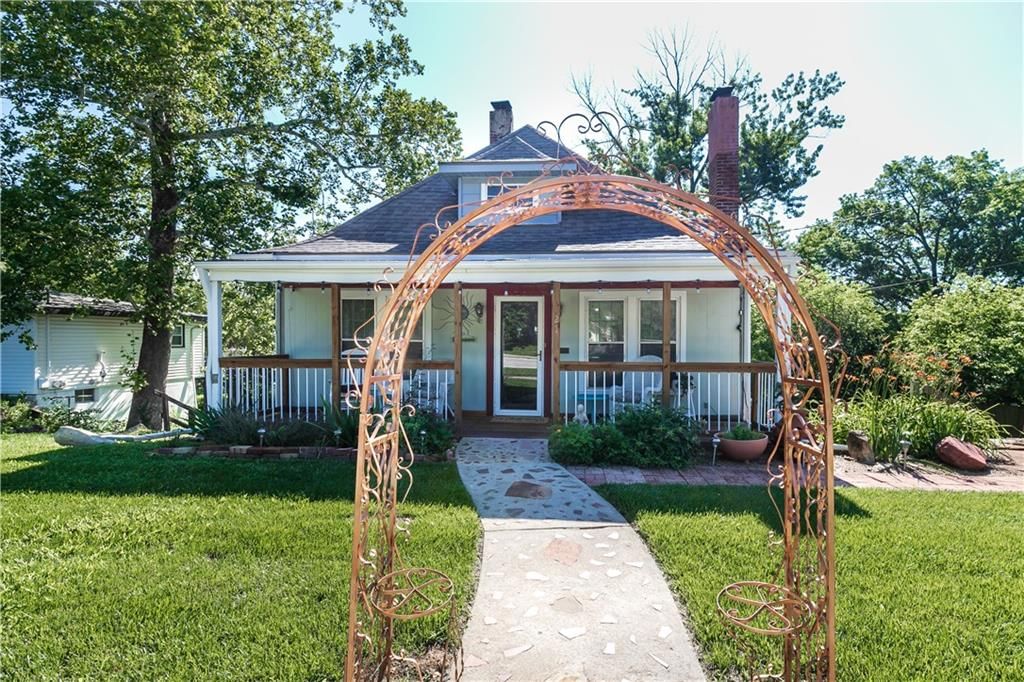 421 N Nettleton Avenue — photo 2