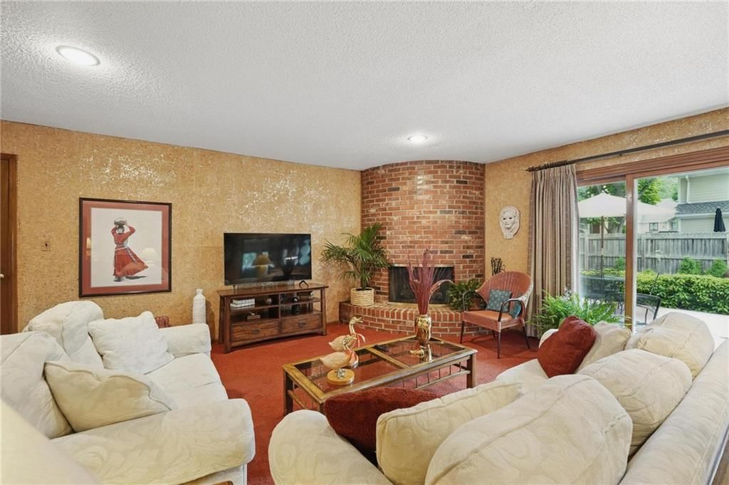 Photo 7 of 34 - 8206 Parkhill Circle