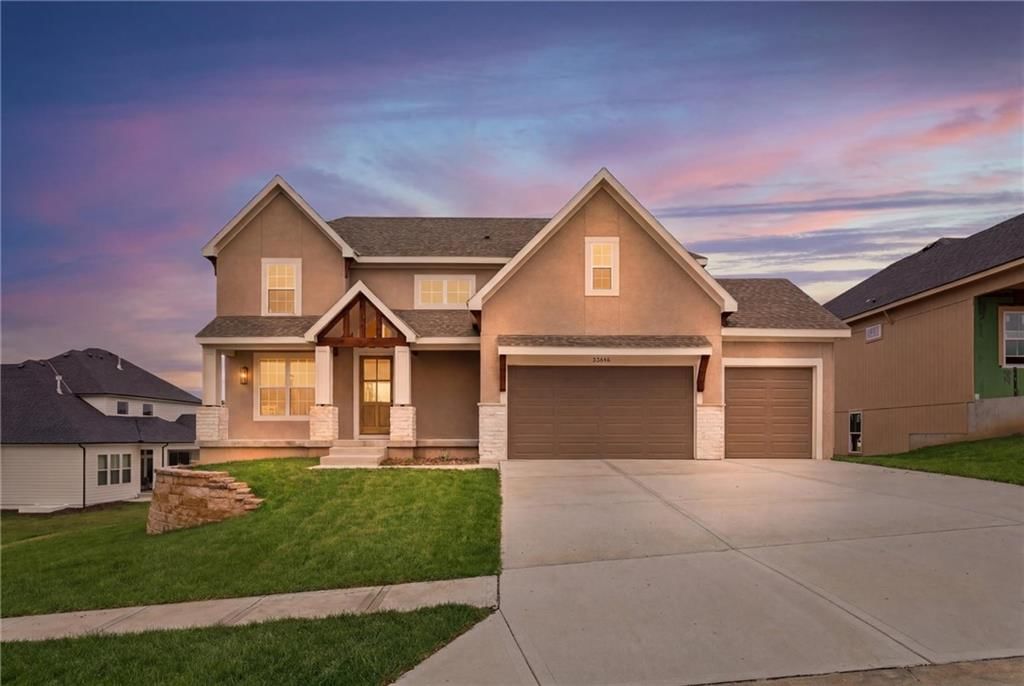 22076 W 99th Terrace, Lenexa, KS