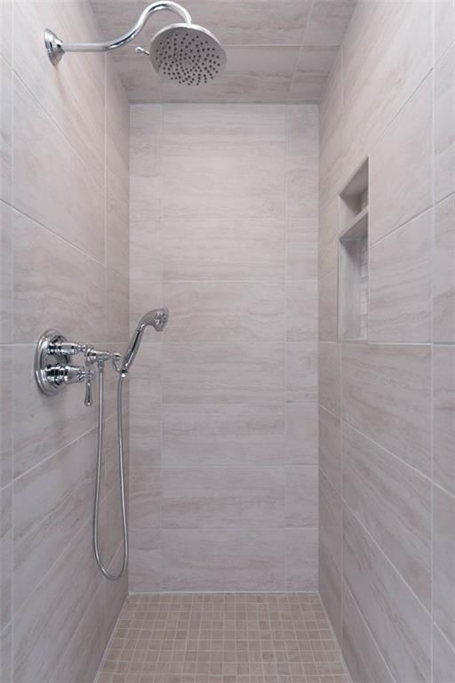 8311 Wenonga Road — photo 32