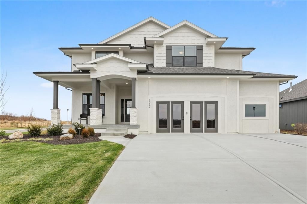 16446 W 166th Place, Olathe, KS