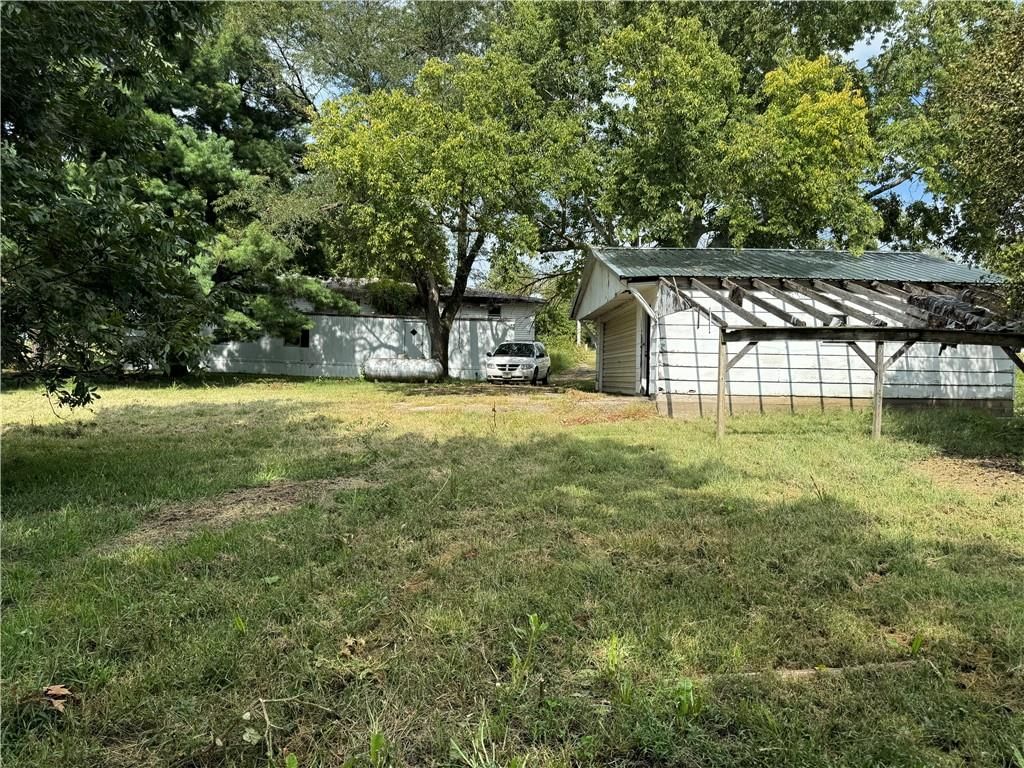 154 E Hershaw Road — photo 11