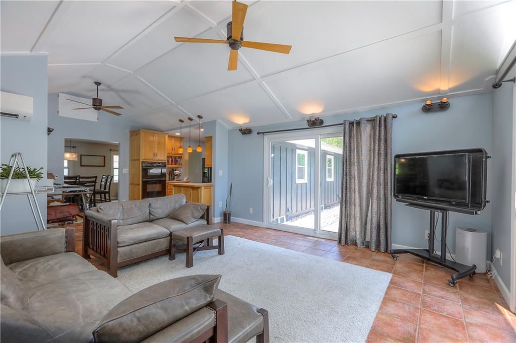 Photo 7 of 43 - 6735 NW Hilldale Drive