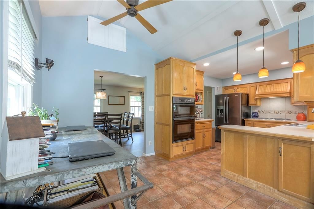 Photo 10 of 43 - 6735 NW Hilldale Drive