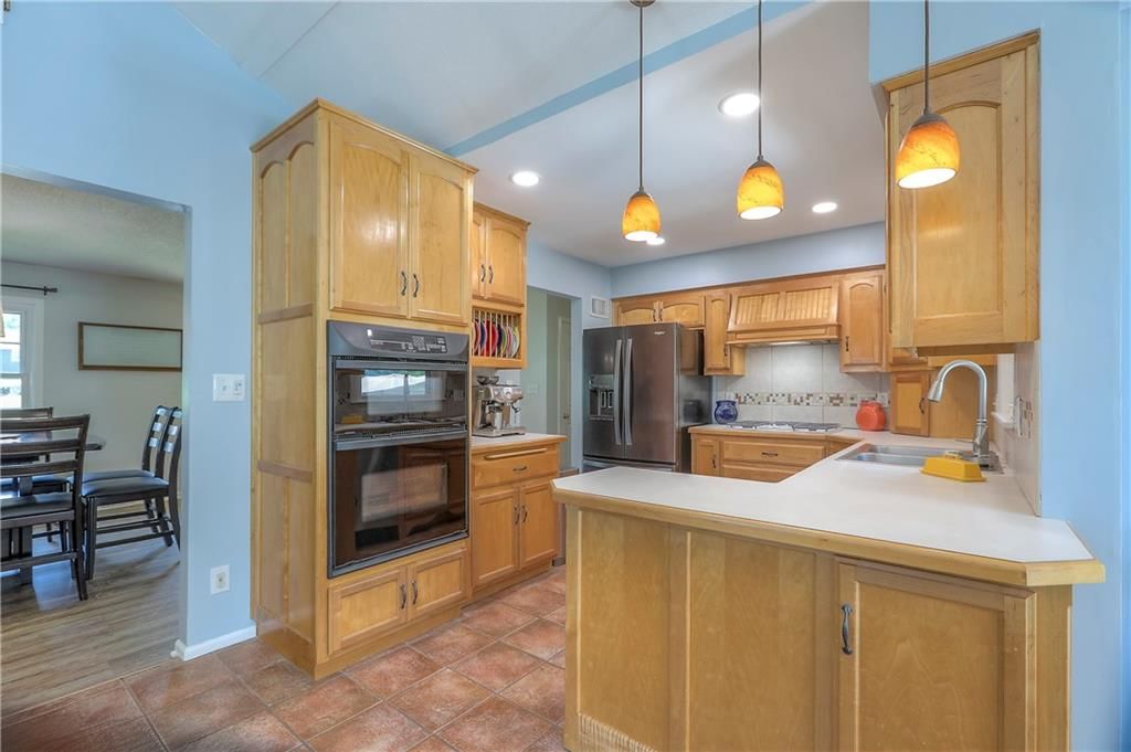 Photo 11 of 43 - 6735 NW Hilldale Drive