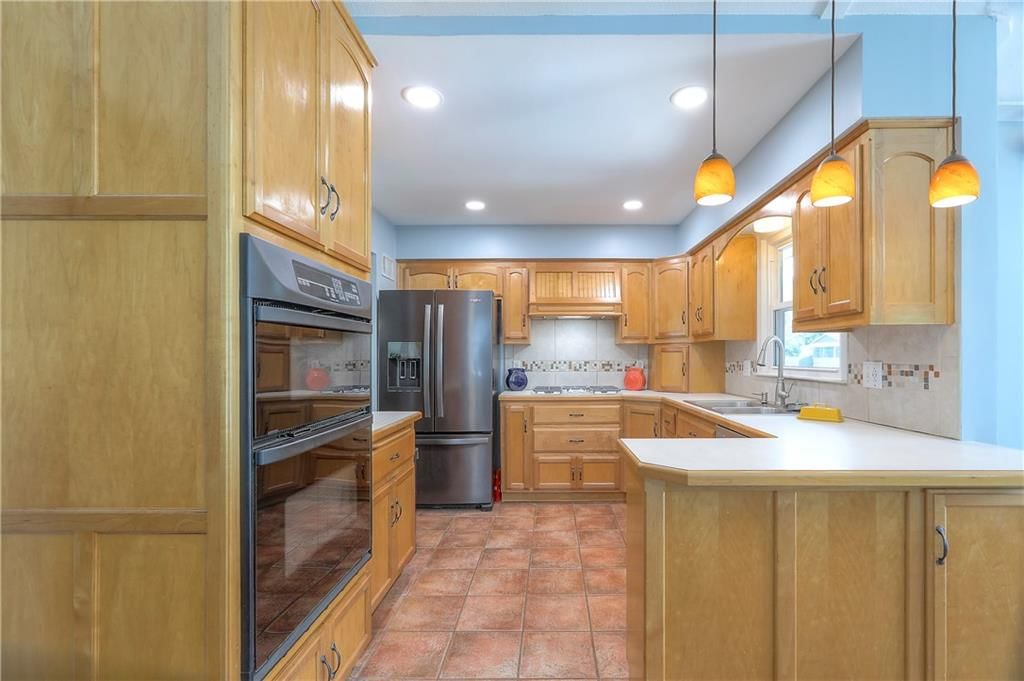 Photo 12 of 43 - 6735 NW Hilldale Drive