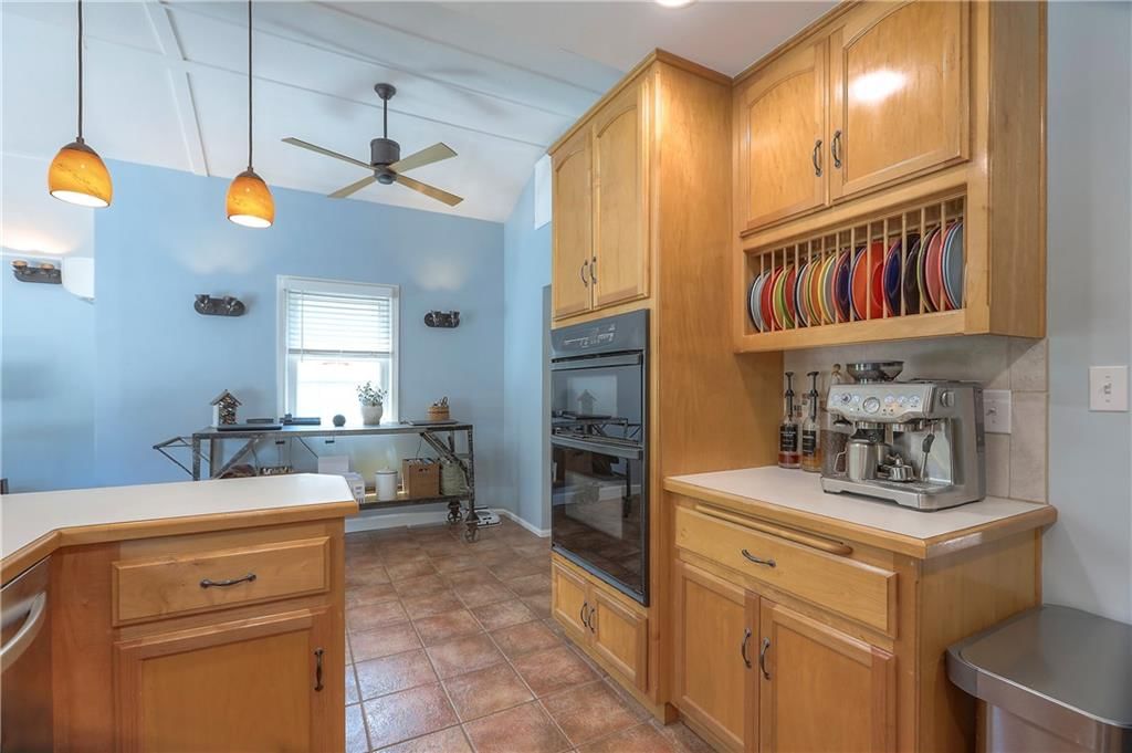 Photo 14 of 43 - 6735 NW Hilldale Drive