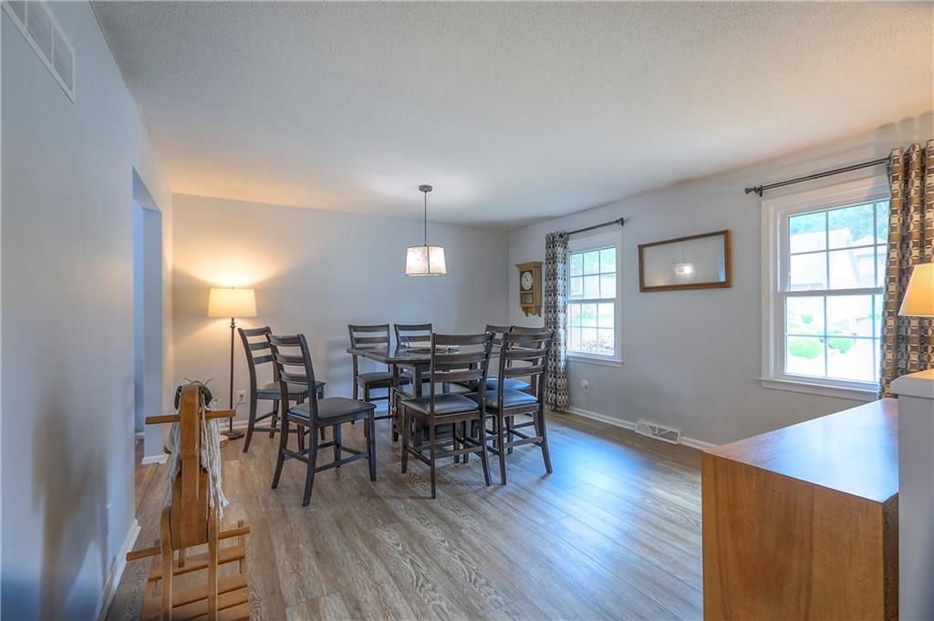 Photo 15 of 43 - 6735 NW Hilldale Drive