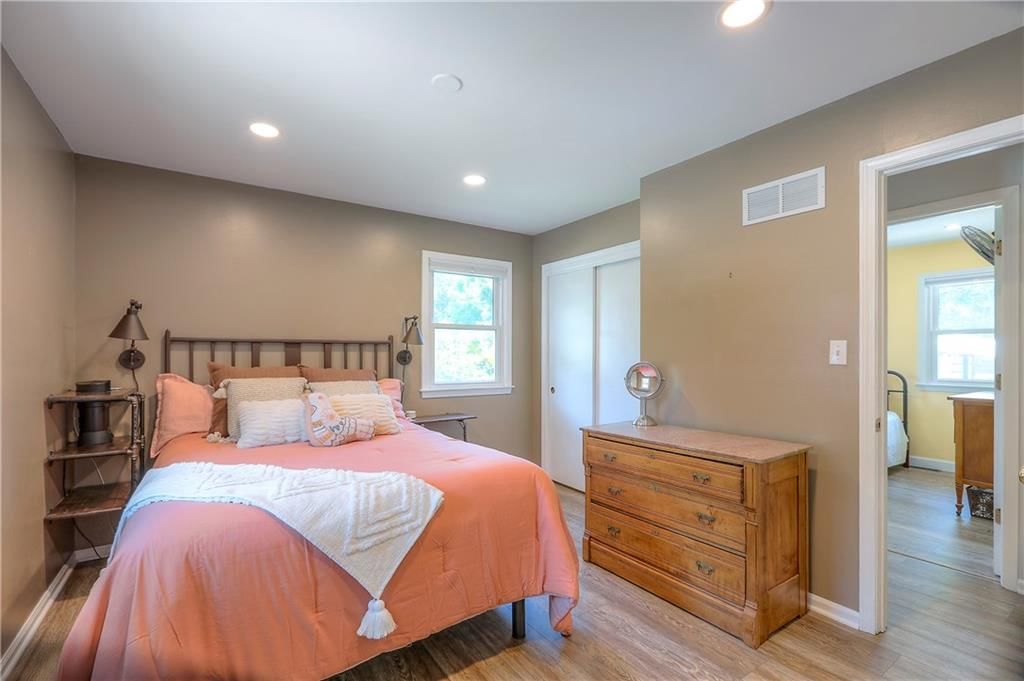 Photo 19 of 43 - 6735 NW Hilldale Drive
