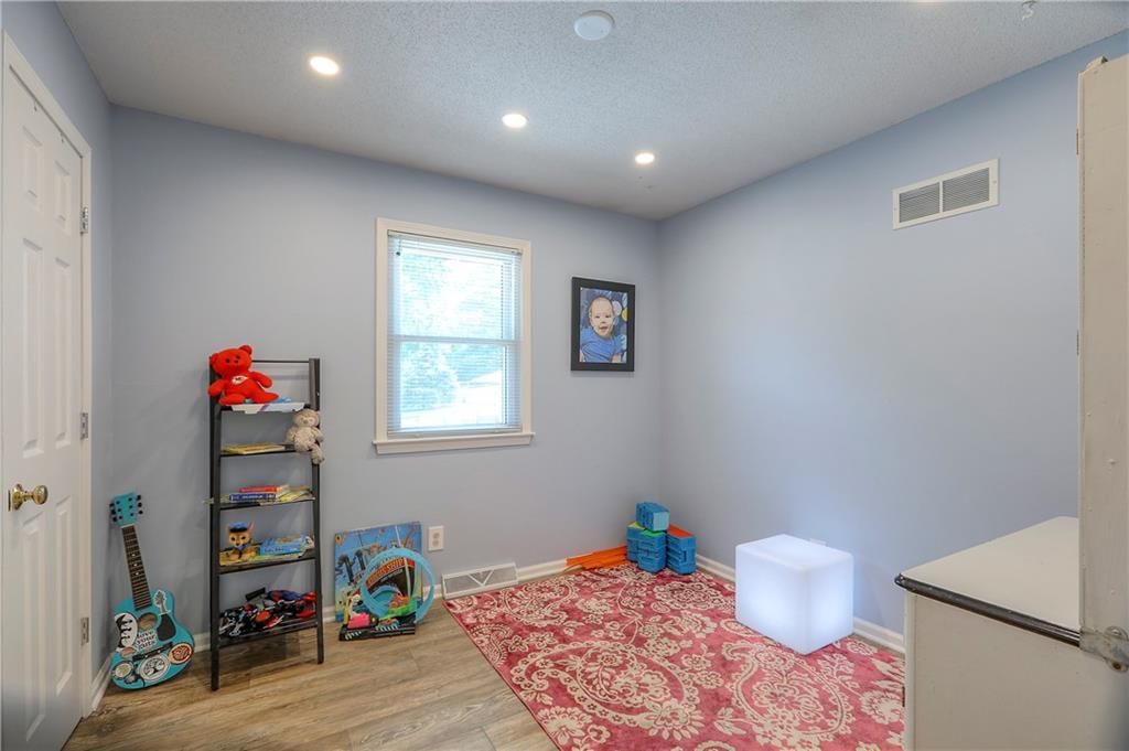 Photo 21 of 43 - 6735 NW Hilldale Drive