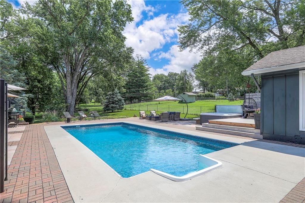 Photo 34 of 43 - 6735 NW Hilldale Drive