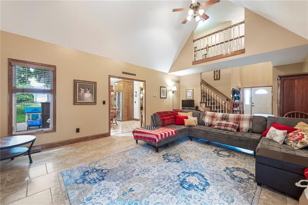 Photo 5 of 51 - 3917 SW Windjammer Court