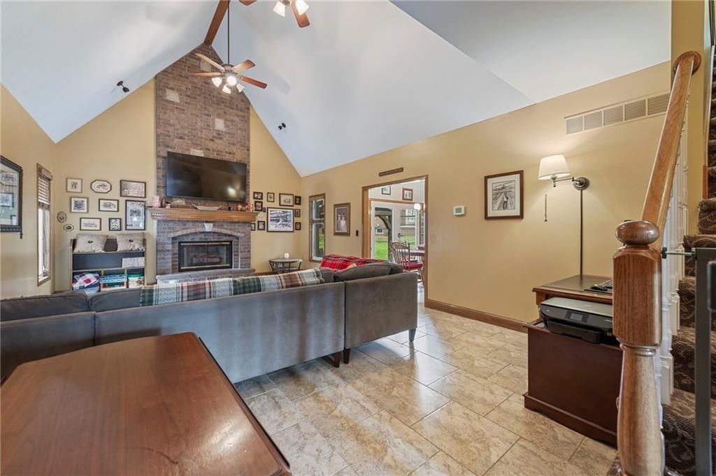 Photo 6 of 51 - 3917 SW Windjammer Court