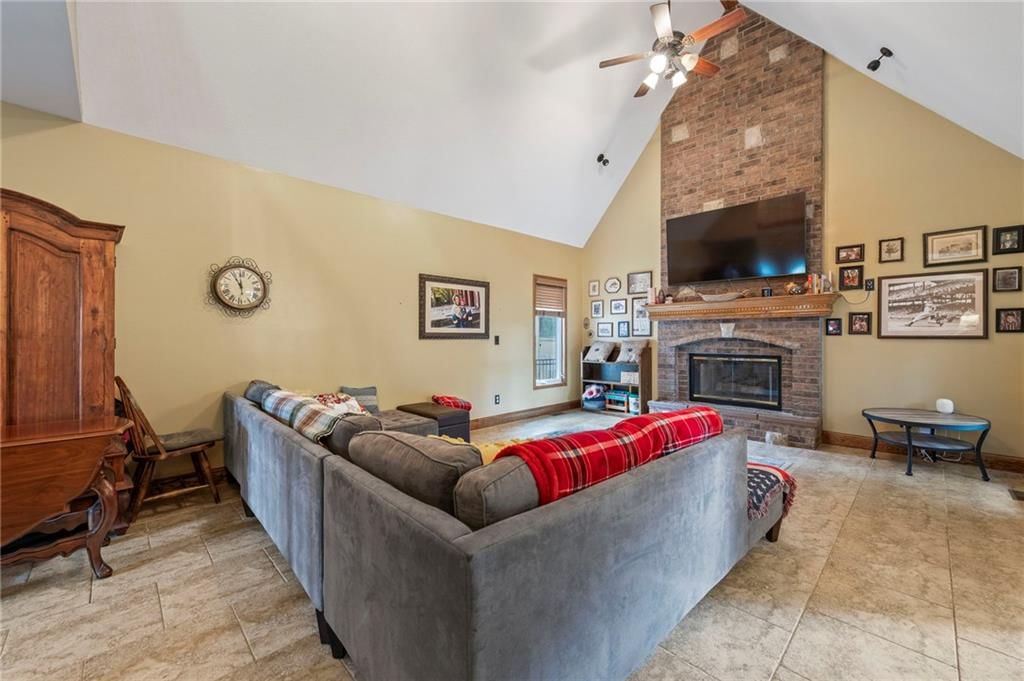 Photo 7 of 51 - 3917 SW Windjammer Court
