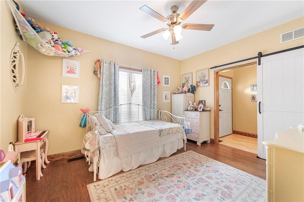 Photo 33 of 51 - 3917 SW Windjammer Court