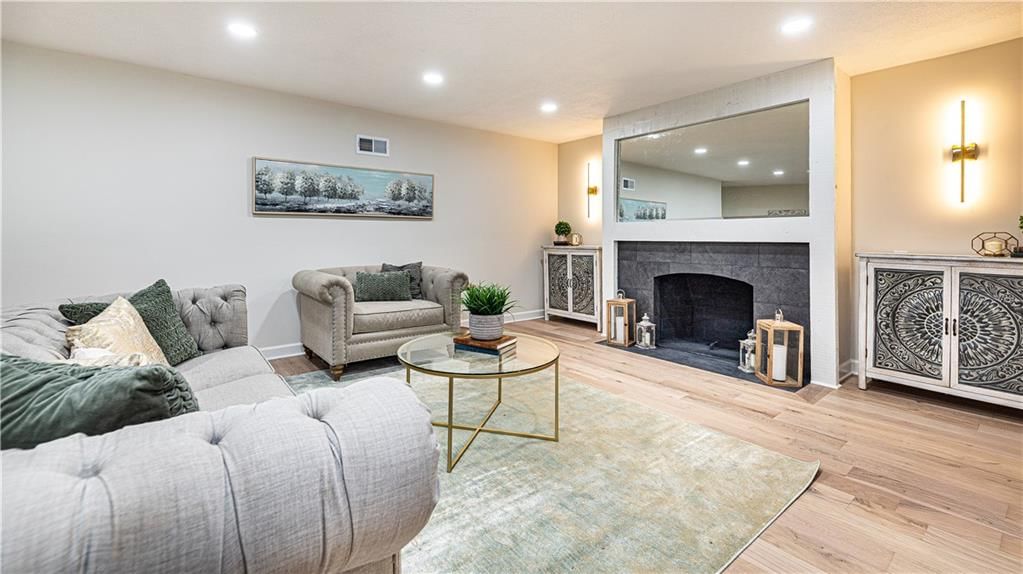 126 E Bridlespur Drive — photo 8