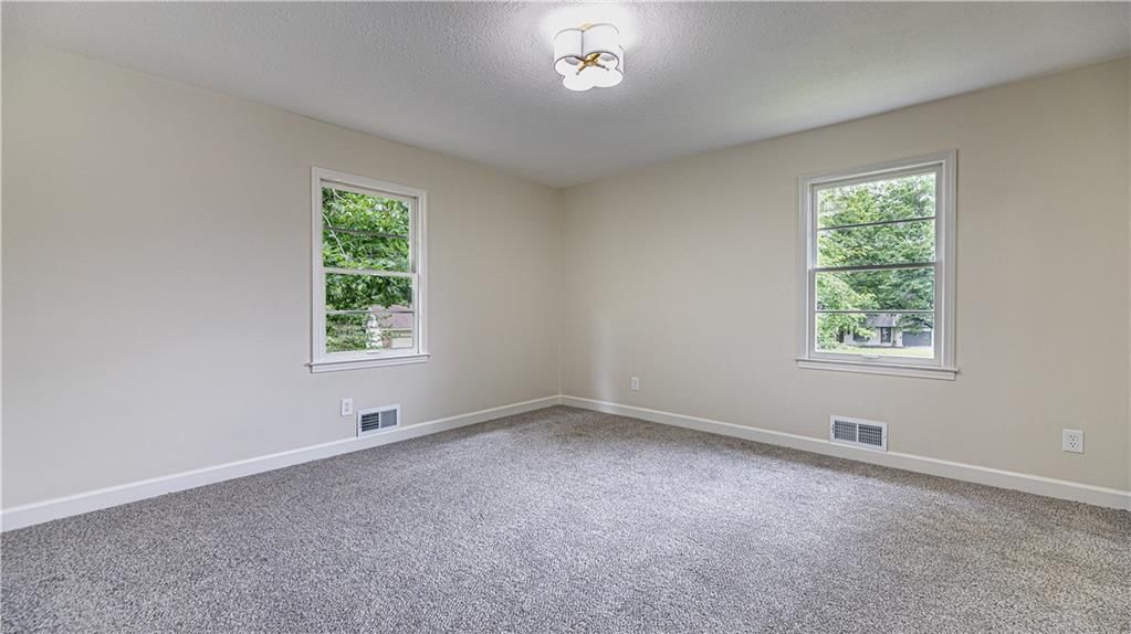 126 E Bridlespur Drive — photo 15