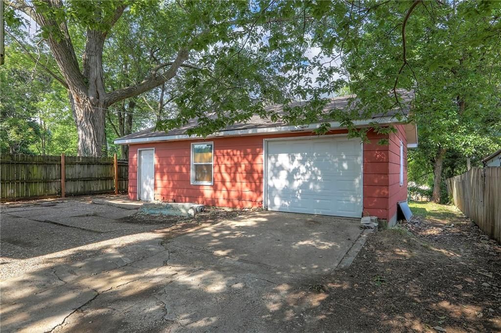 5032 N Bellaire Avenue — photo 17