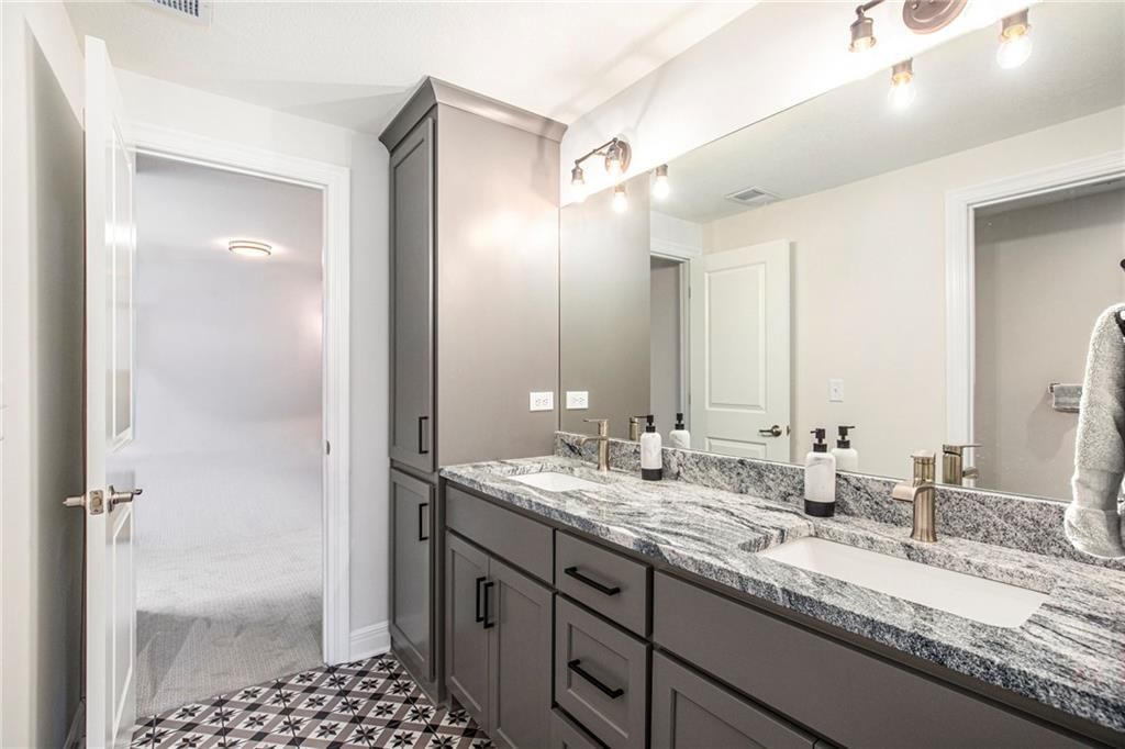 130 NW Ambersham Drive — photo 31