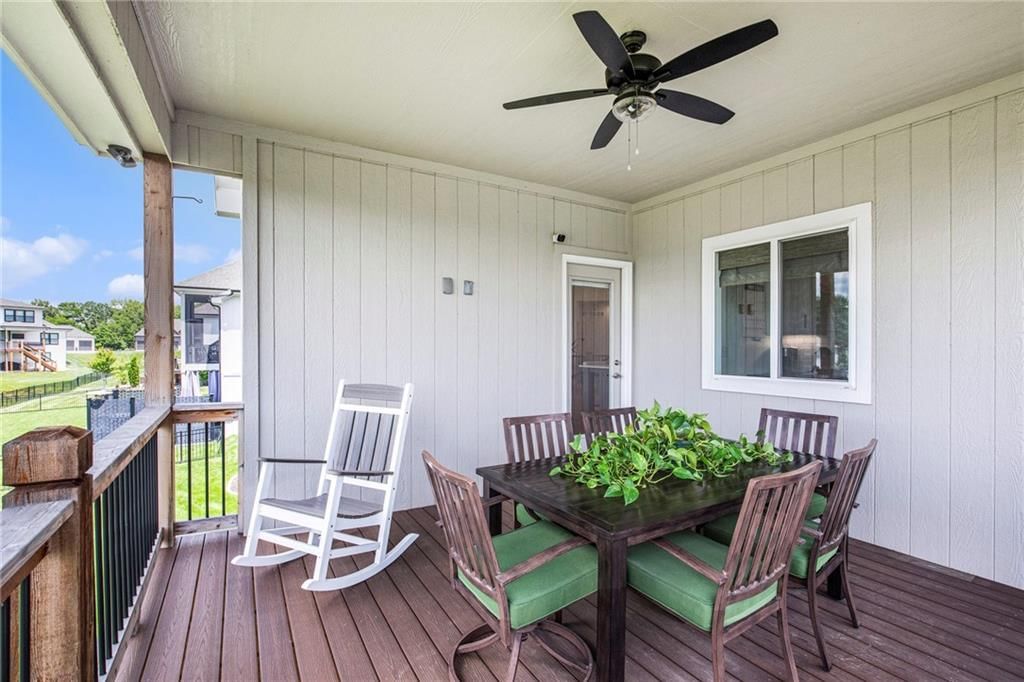 130 NW Ambersham Drive — photo 33