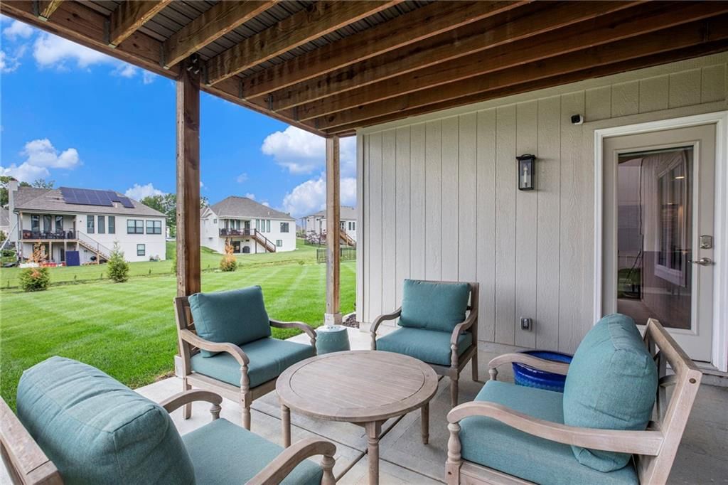 130 NW Ambersham Drive — photo 36