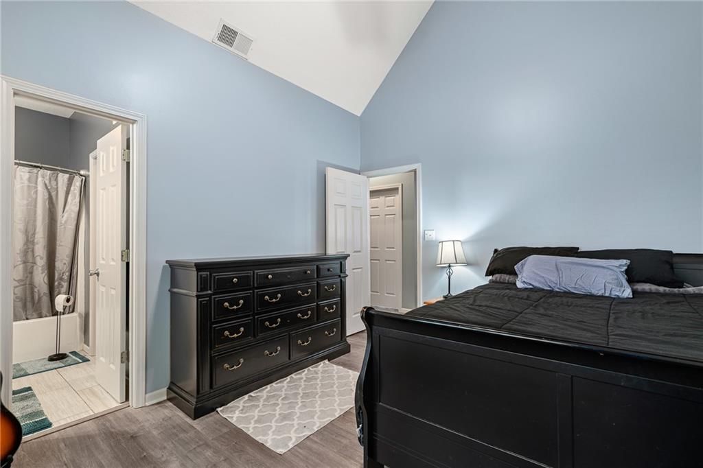 Photo 30 of 60 - 216 Hidden Ridge Lane