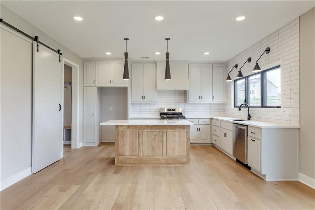 1912 Longview Drive — photo 11