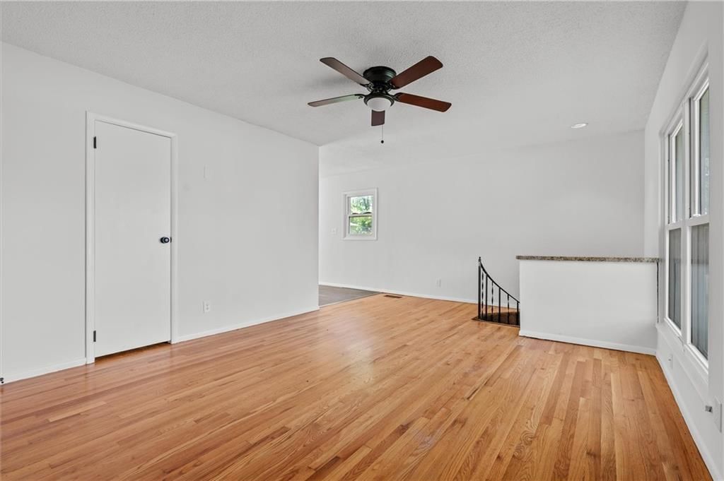 709 N 62nd Place — photo 5