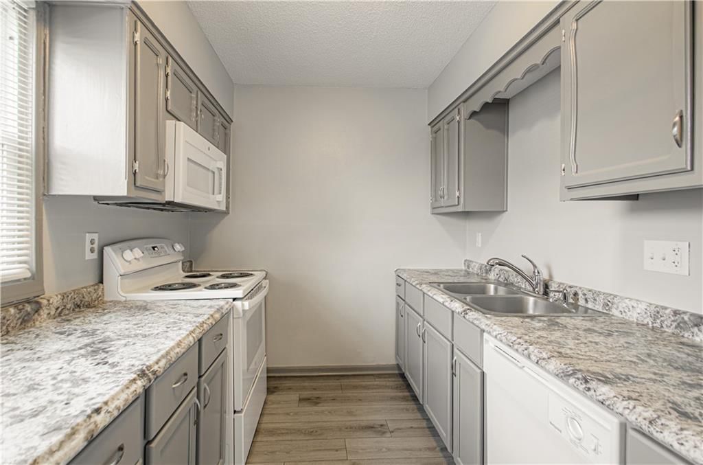 Photo 9 of 28 - 623 N Gallatin Street
