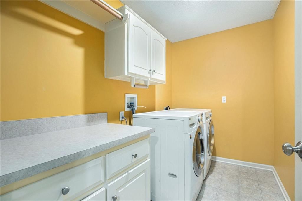 Photo 16 of 43 - 5722 Payne Street