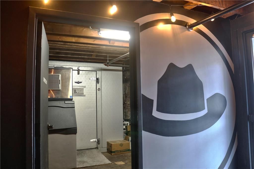 605 Commercial Street — photo 10