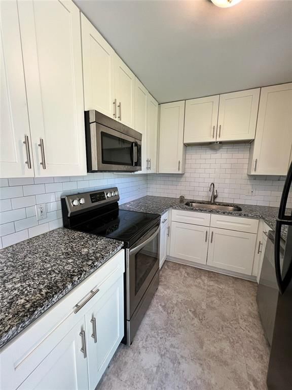 Photo 7 of 21 - 3407 S Claremont Avenue