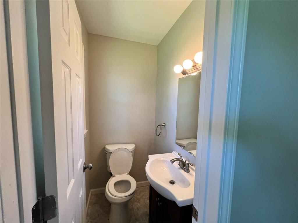 Photo 12 of 21 - 3407 S Claremont Avenue