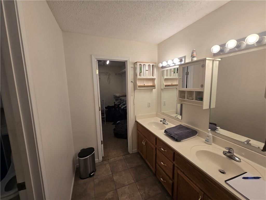 Photo 9 of 25 - 1815 holt Court