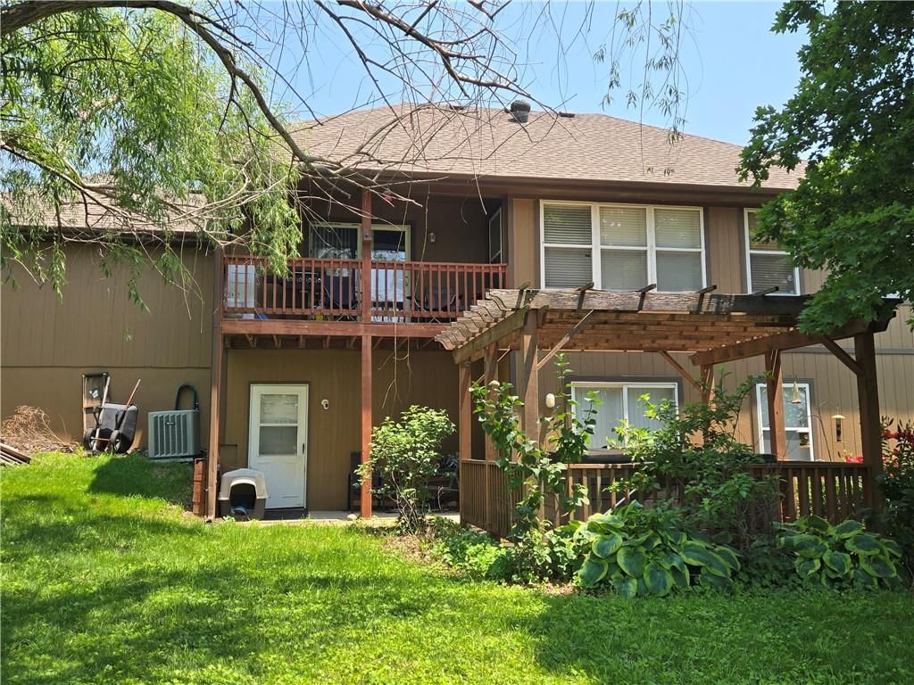 Photo 19 of 25 - 1815 holt Court