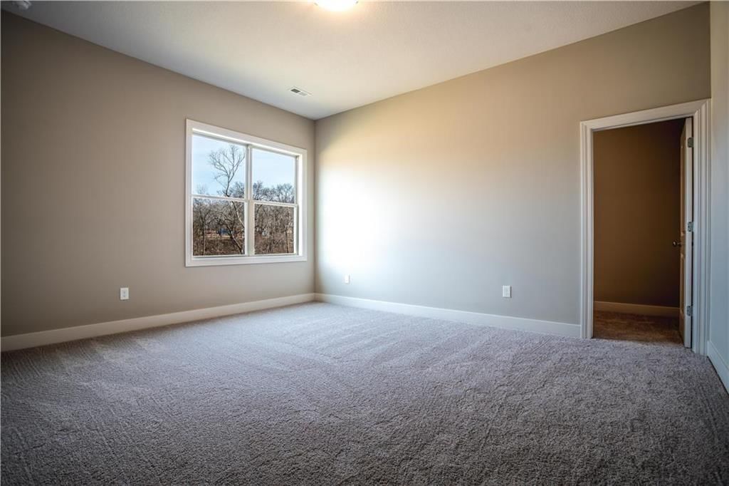 31432 W 85th Terrace — photo 3