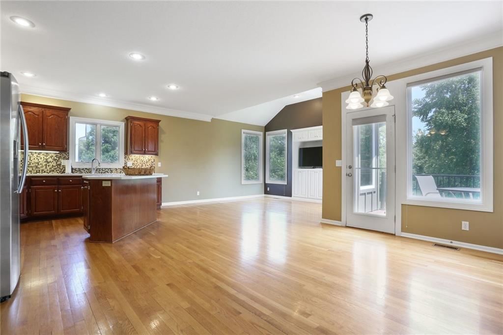 14517 Newton Street — photo 8