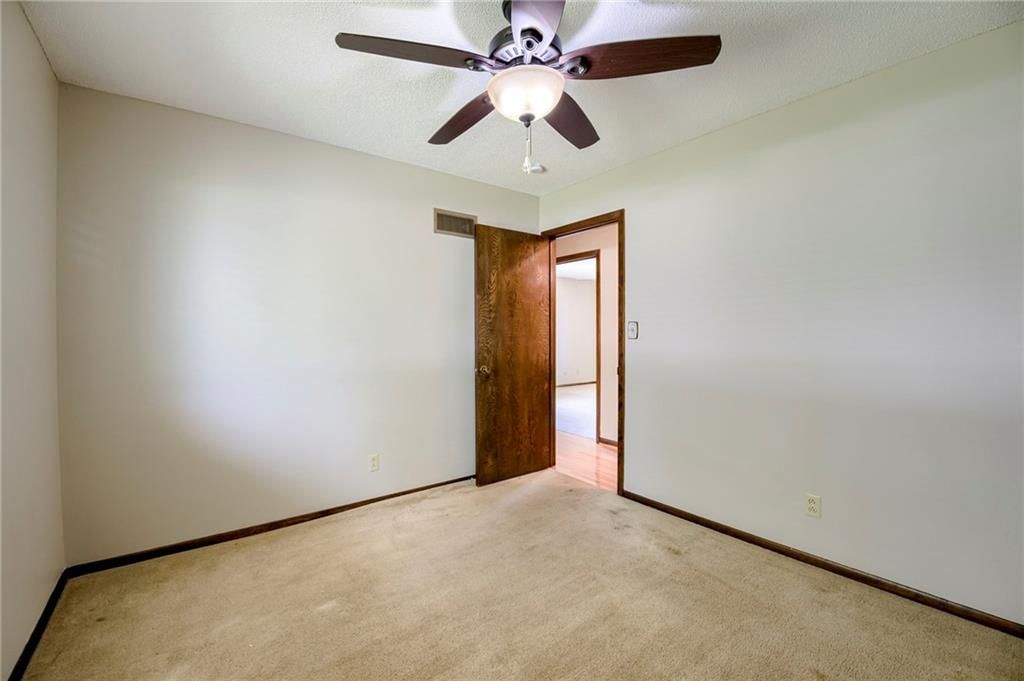 211 E Blue Ridge Boulevard — photo 19