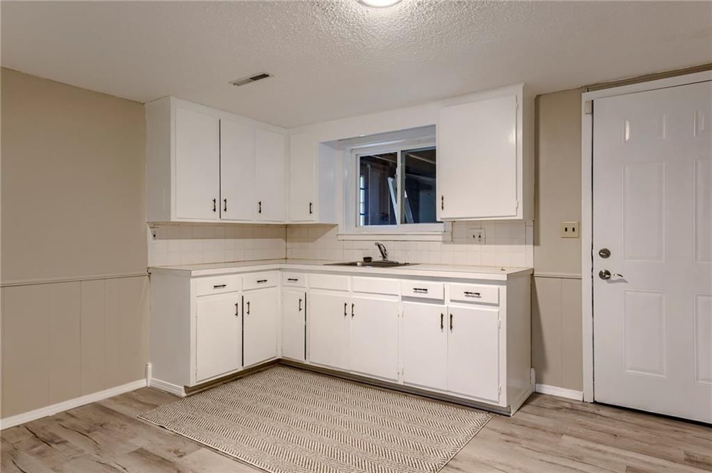 211 E Blue Ridge Boulevard — photo 25