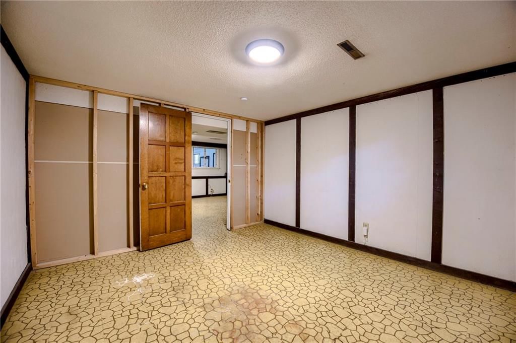 211 E Blue Ridge Boulevard — photo 34