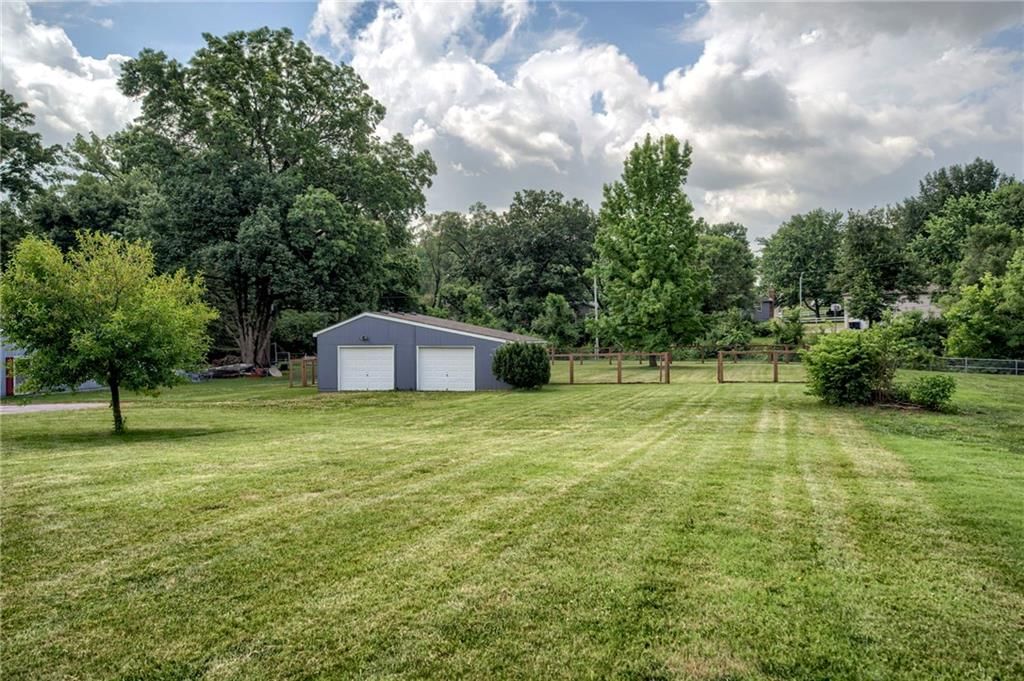 211 E Blue Ridge Boulevard — photo 42